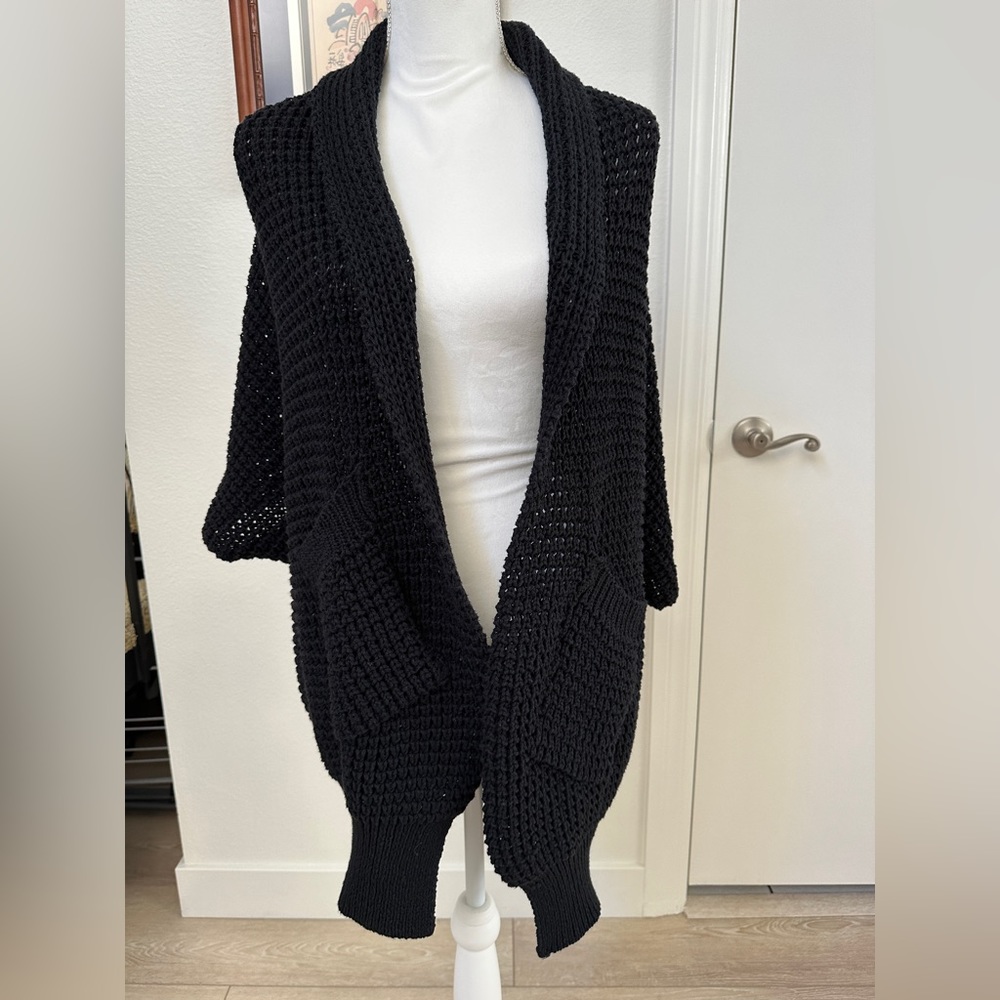 Trina Turk Short sleeve cardigan sweater